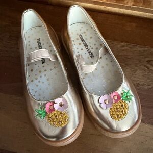 TUCKER+TATE Shoes Kids Girls Metallic Gold w/ Pineapple and Floral Appliqués NWT